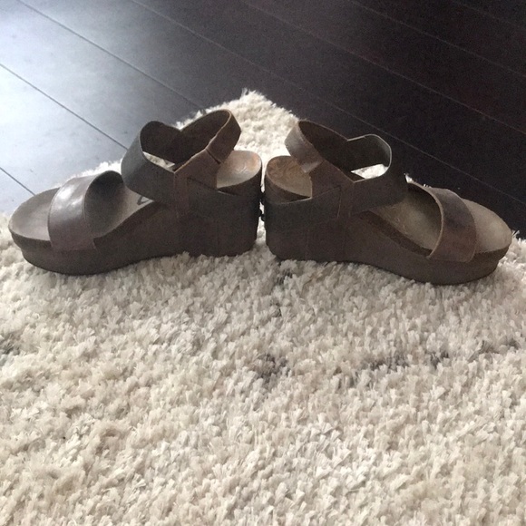 OTBT Leather Wedge Sandals - Picture 5 of 5